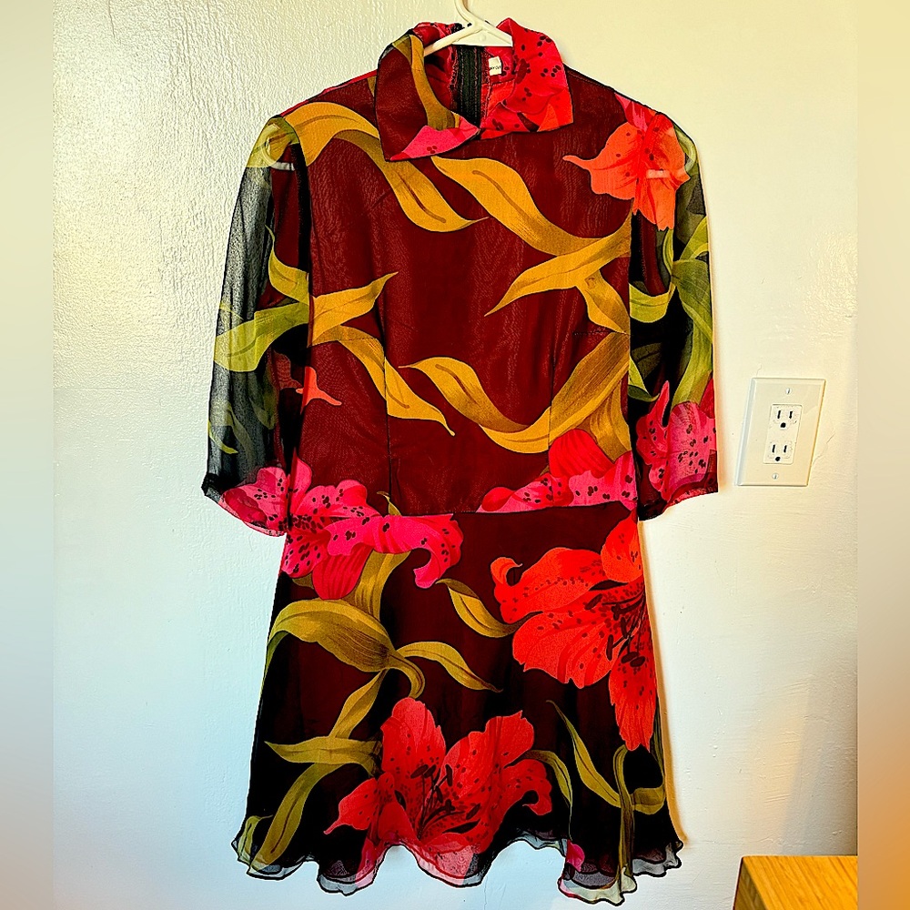 Red vintage chiffon floral dress, collar, short sleeves, no tag